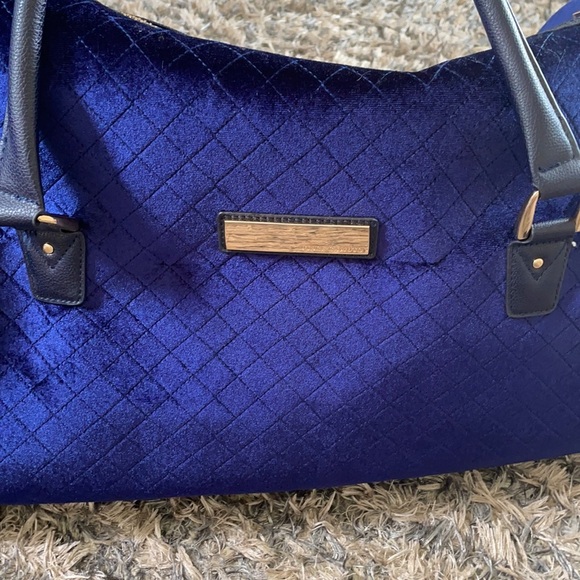 💙Large Luxury Weekend Duffle Bag💙 - Picture 6 of 11